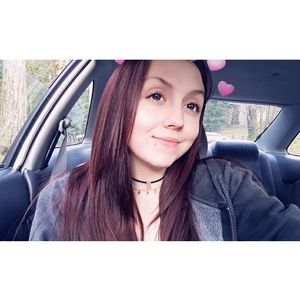 Meet your Posher, Kayla